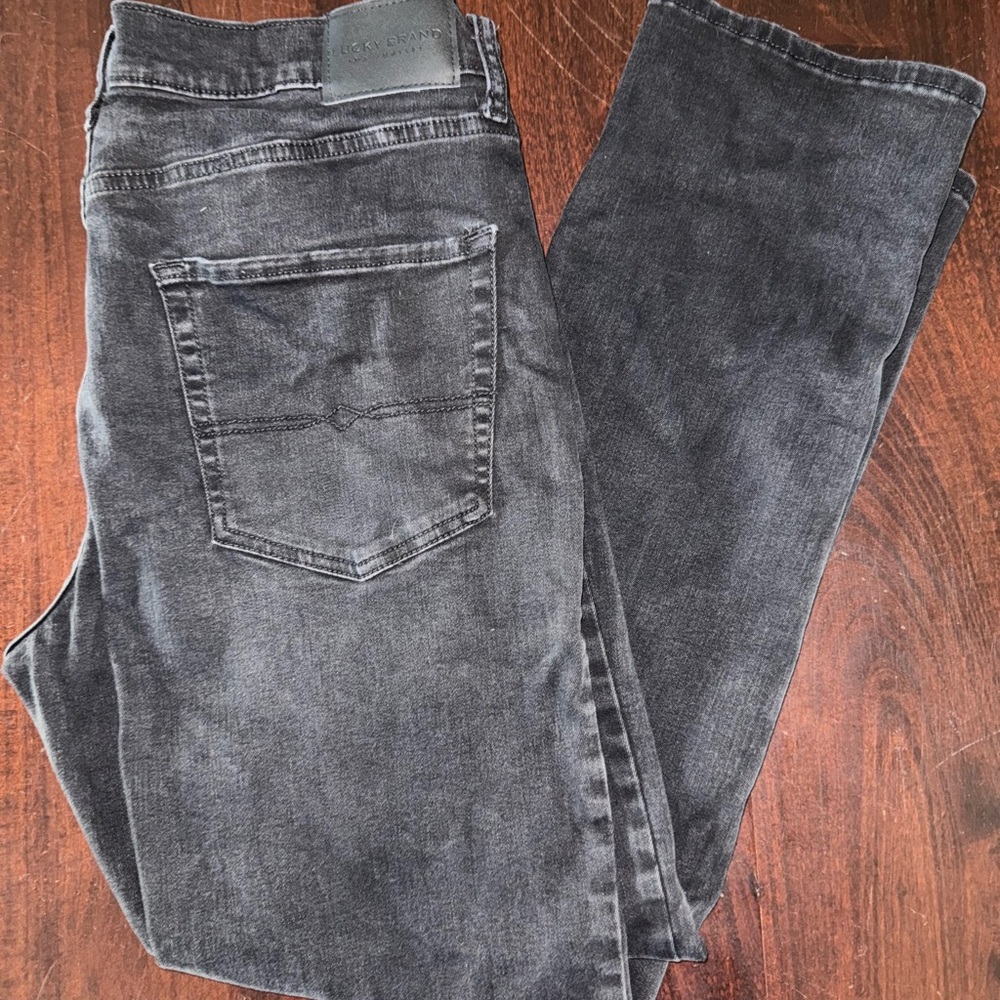 Lucky Brand Black 410 Athletic Straight Jean